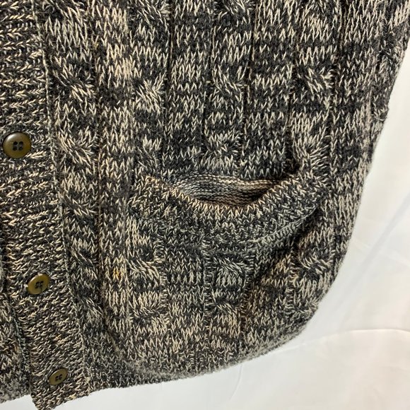 Northern Isles Black and White Sweater Vest - Picture 3 of 7